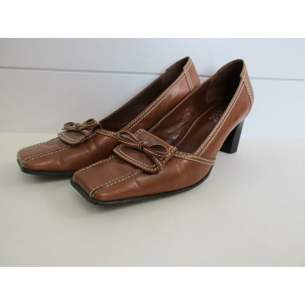 Franco Sarto women's Y2K Bow Contrast Stitch Heels size 6 M Tan Wedding Guest